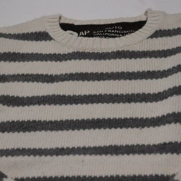 Gap Sweater - Picture 3 of 3